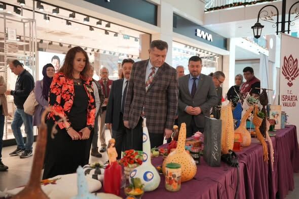 Hazırlanan Eserler Görücüye Çıktı Emek Ve Sanat Sergide Buluştu (3)