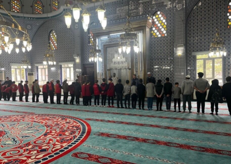 Hızırbey Ortaokulu Öğrencilerinden Gülistan Camii’ne Ziyaret (1)-2