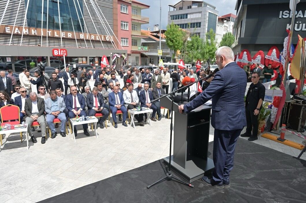 Isparta Müteahhi̇tler Bi̇li̇ği̇ Açilişi