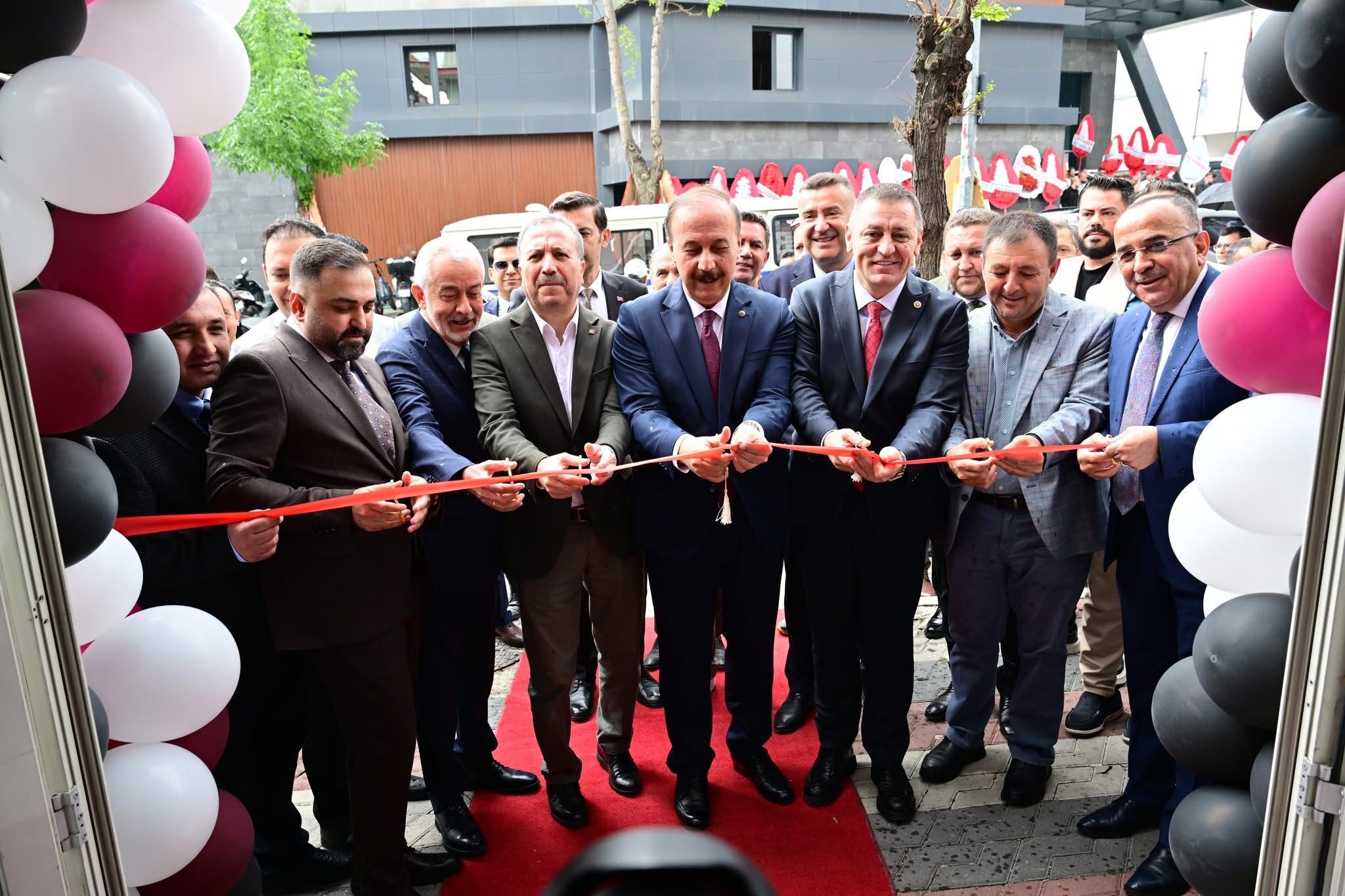 Isparta Müteahhi̇tler Bi̇rli̇ği̇’ni̇n Merkez Bi̇nasi 1