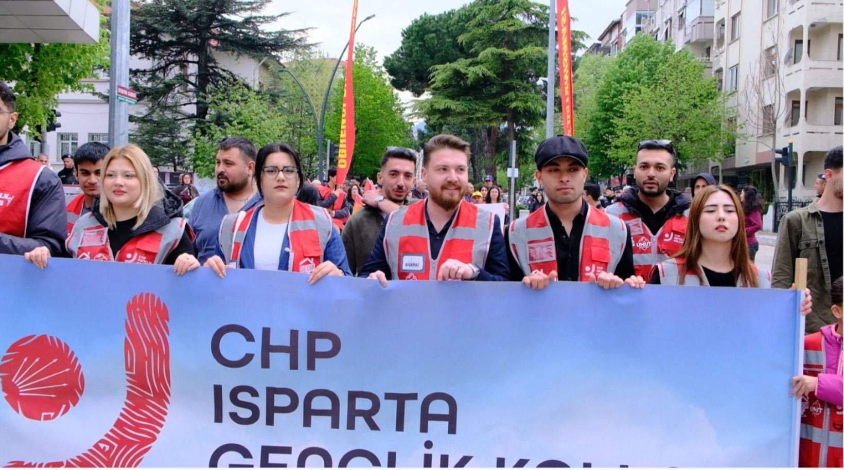 Isparta'da 1 Mayıs Yürüyüş Ve Halaylarla Kutlandı (3)