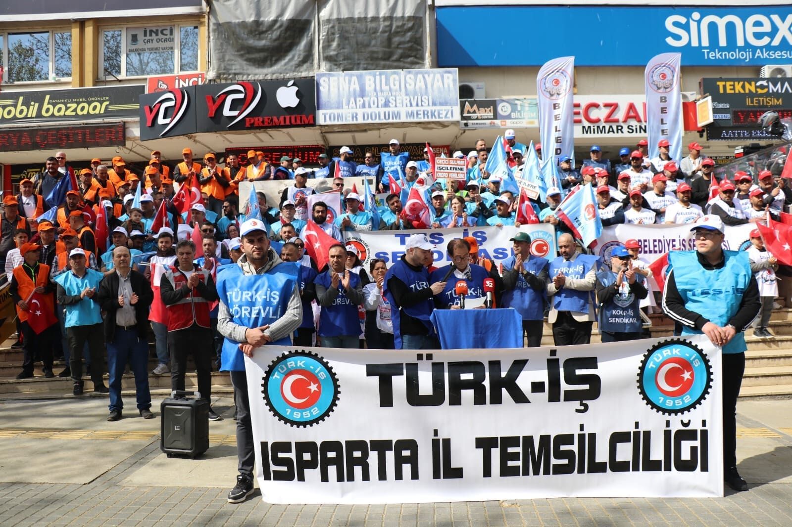 Isparta'da 1 Mayıs'ta Emek Ve Dayanışma Mesajı (7)