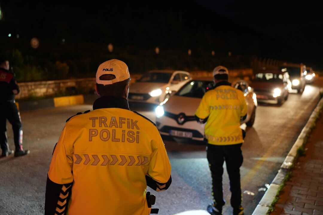 Isparta’da Araç Ve Şahıslara Sıkı Denetim (2)