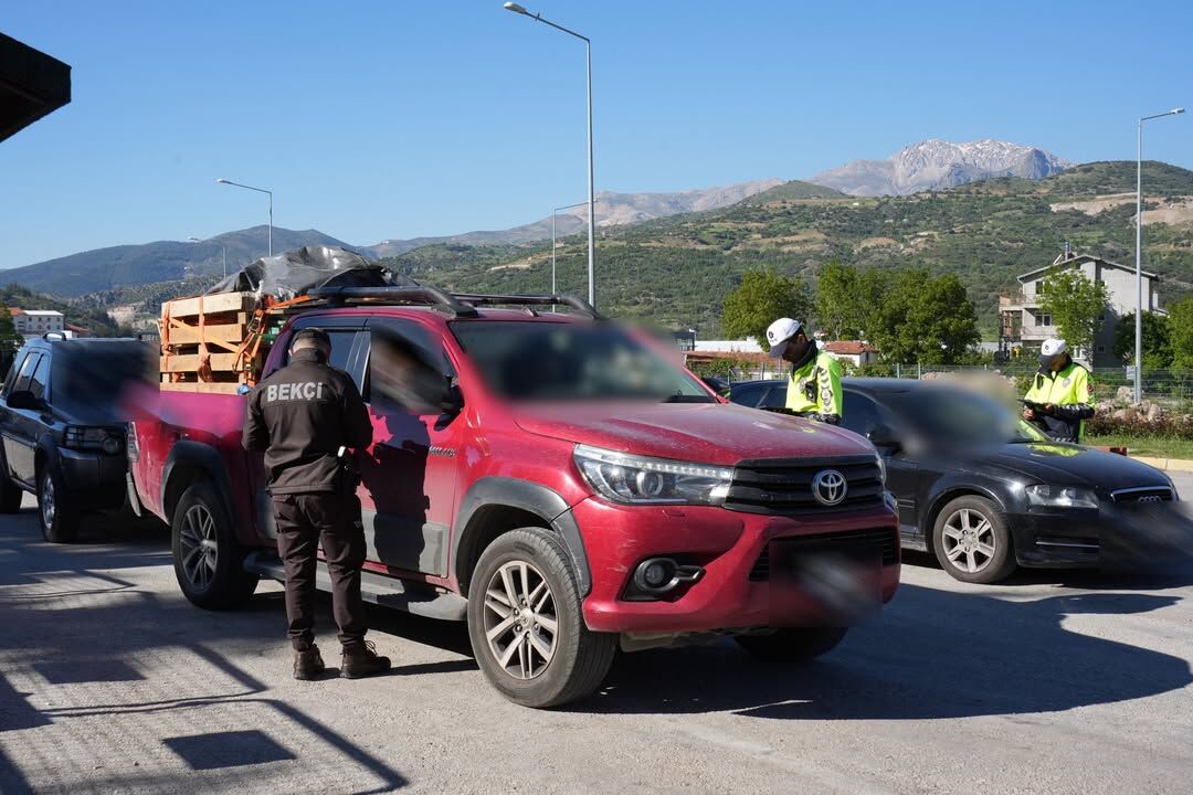 Isparta’da Şok Yol Uygulaması Gerçekleştirildi (2)