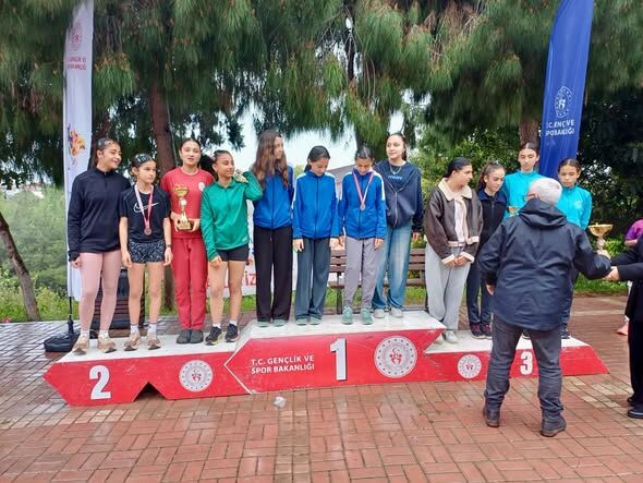 Isparta'nın Altın Kızları Pistte Yine Türkiye Şampiyonu Oldu (4)