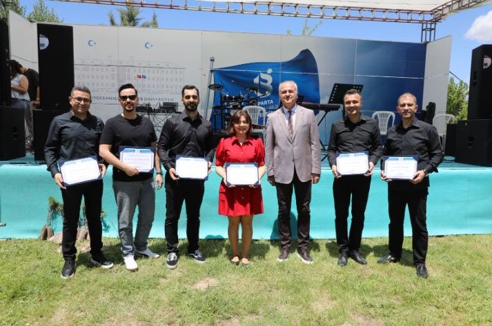 Isubü Sahne Orkestrası İlk Konseriyle Beğeni Topladı (3)