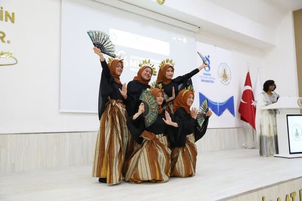 Isubü’de Uluslararası Öğrenciler İçin Mezuniyet Töreni Düzenlendi (2)