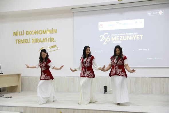 Isubü’de Uluslararası Öğrenciler İçin Mezuniyet Töreni Düzenlendi (3)