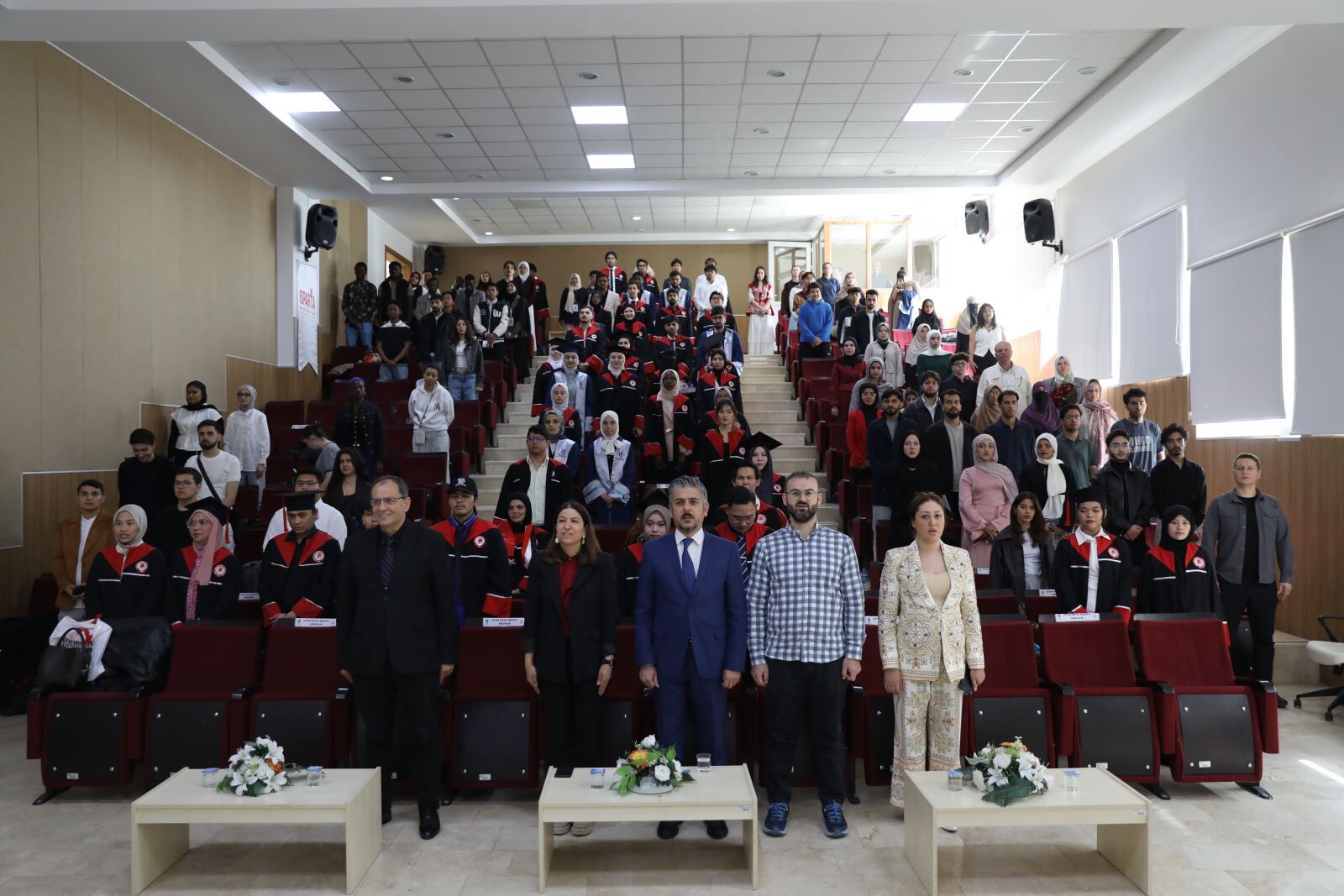 Isubü’de Uluslararası Öğrenciler İçin Mezuniyet Töreni Düzenlendi (4)