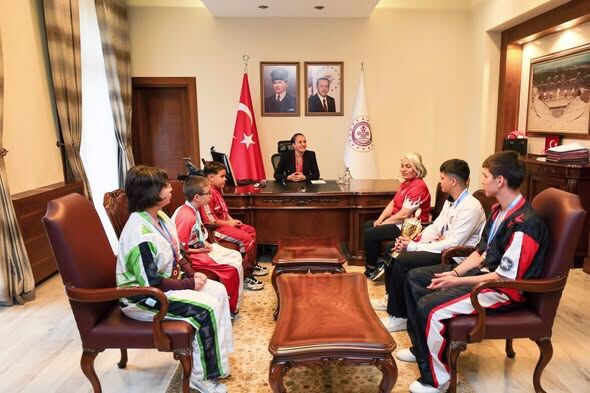 Kick Boks Şampiyonlarından Vali Bilgihan’a Ziyaret 1