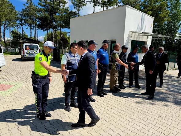 Şehit Aileleri Ve Görev Başındaki Personel Unutulmadı (1)