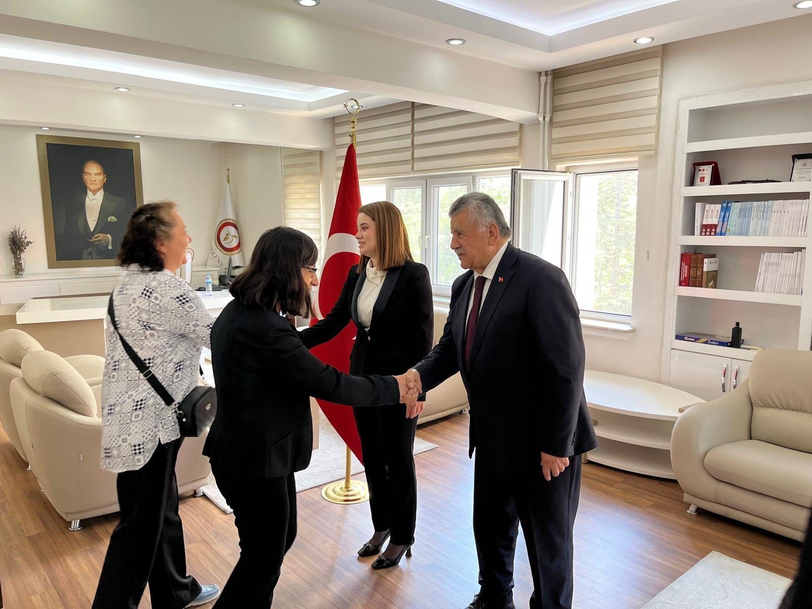 Senirkent’te Bayram Coşkusu Yönetim Ve Muhtarlar Bir Arada (2)