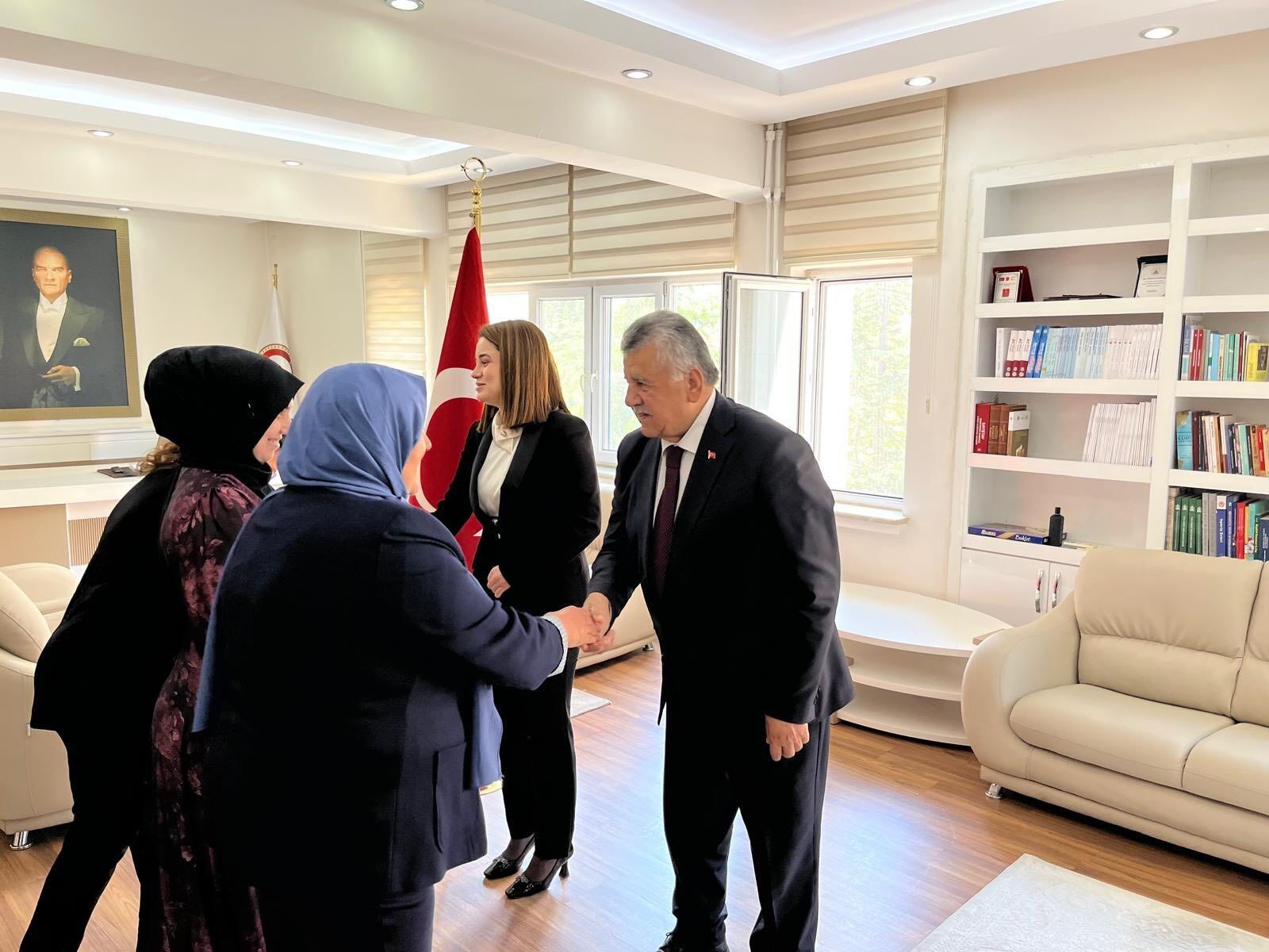 Senirkent’te Bayram Coşkusu Yönetim Ve Muhtarlar Bir Arada (3)