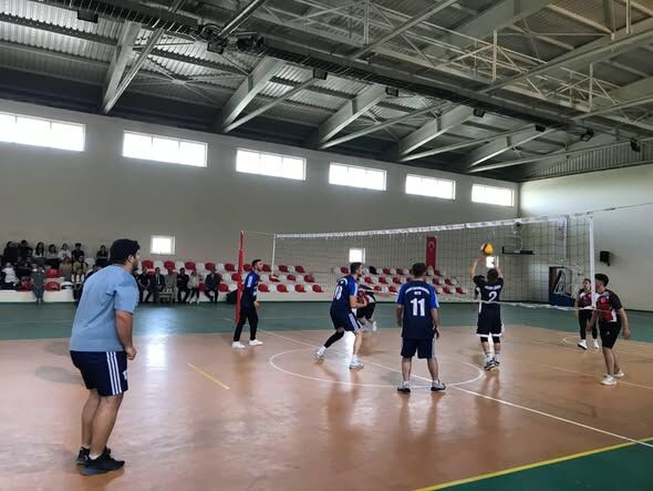 Üniversiteler Arası Voleybol Turnuvası Tamamlandı (1)