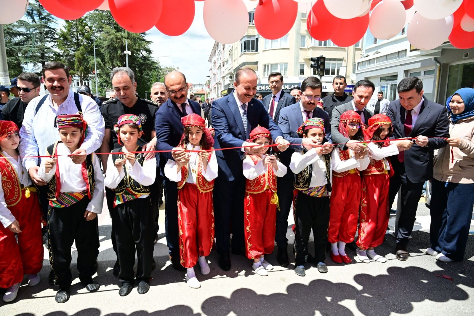 Vali Erin’in İlçe Mesaisi Gülden Bilime, Engelsiz Yaşamdan Yatırıma (7)