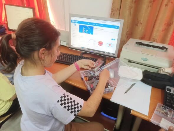 Yenişarbademli’de Robotik Kodlama Ve Yazılım Kursu Başladı (3)