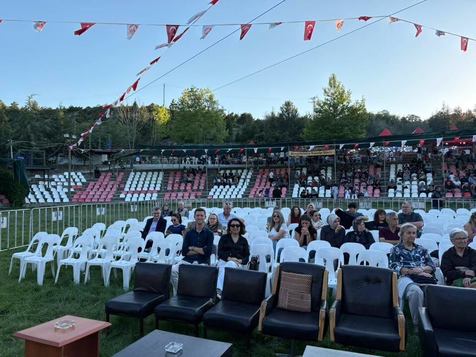 47. Geleneksel Uluborlu Kiraz Festivali Coşkuyla Gerçekleştirildi (5)