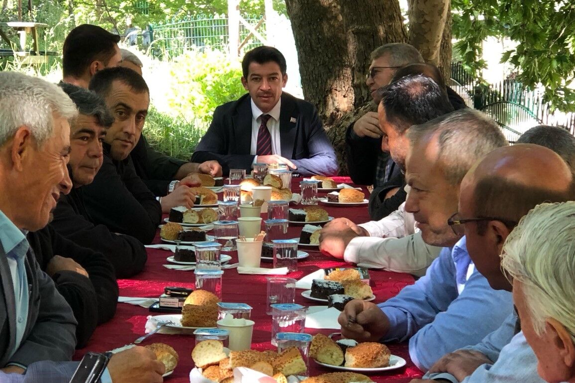 Aksu Kaymakamliginda Veda Ve Muhtarlar Toplantisi Bir Arada Yapildi