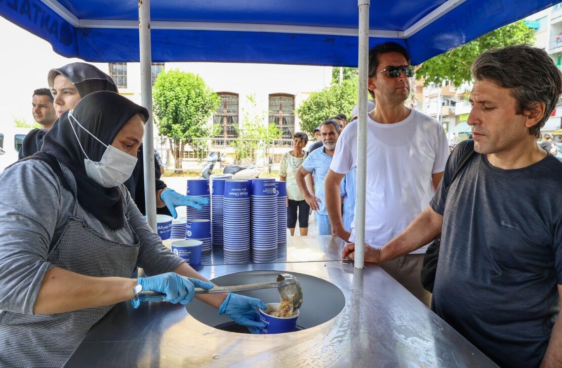 Antalya Büyükşehir’den 19 İlçede Aşure İkramı 1