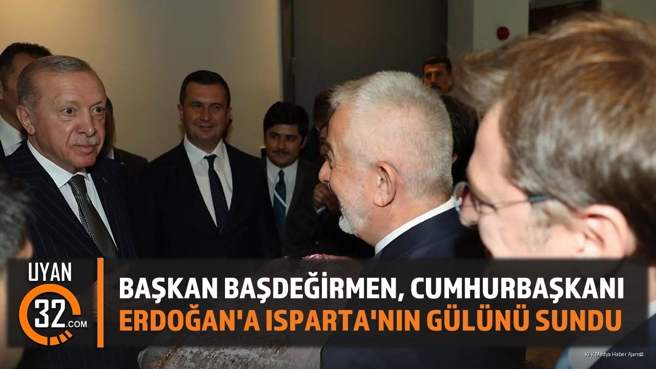 Başkan Başdeğirmen, Cumhurbaşkanı Erdoğan'a Isparta'nın Gülünü Sundu