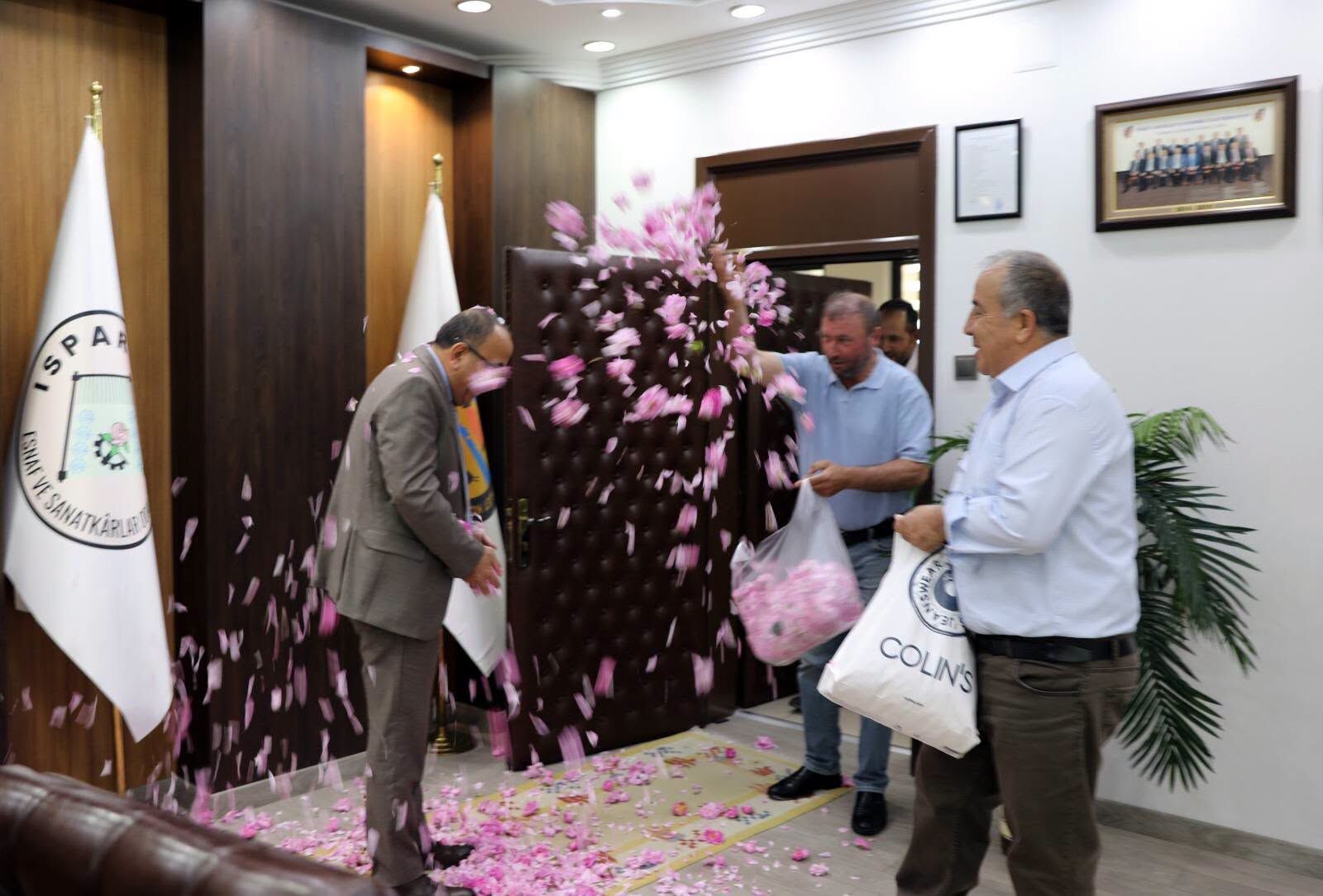 Esnaftan Tural'a Gül Yapraklı Hayırlı Olsun Ziyareti (3)