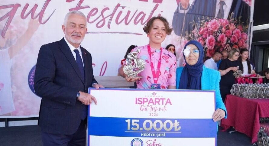 Isparta Uluslararası Gül Festivali’nde Bisiklet Şöleni: Şampiyonlar Ödüllerini Aldı-2