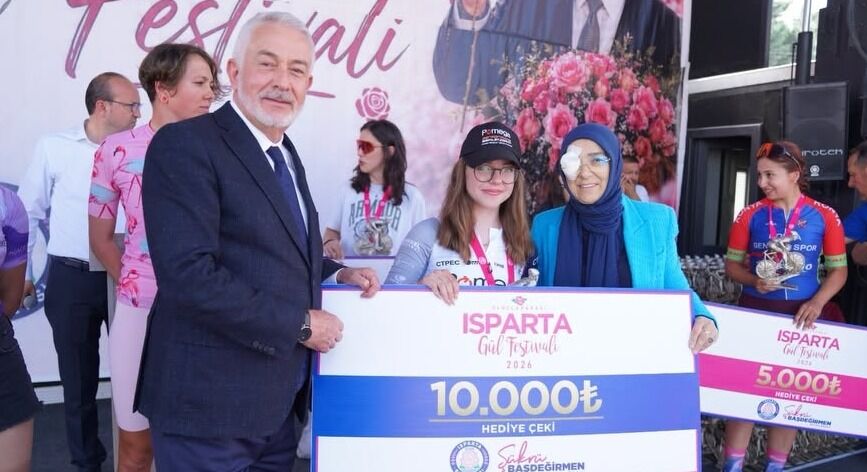 Isparta Uluslararası Gül Festivali’nde Bisiklet Şöleni: Şampiyonlar Ödüllerini Aldı-1
