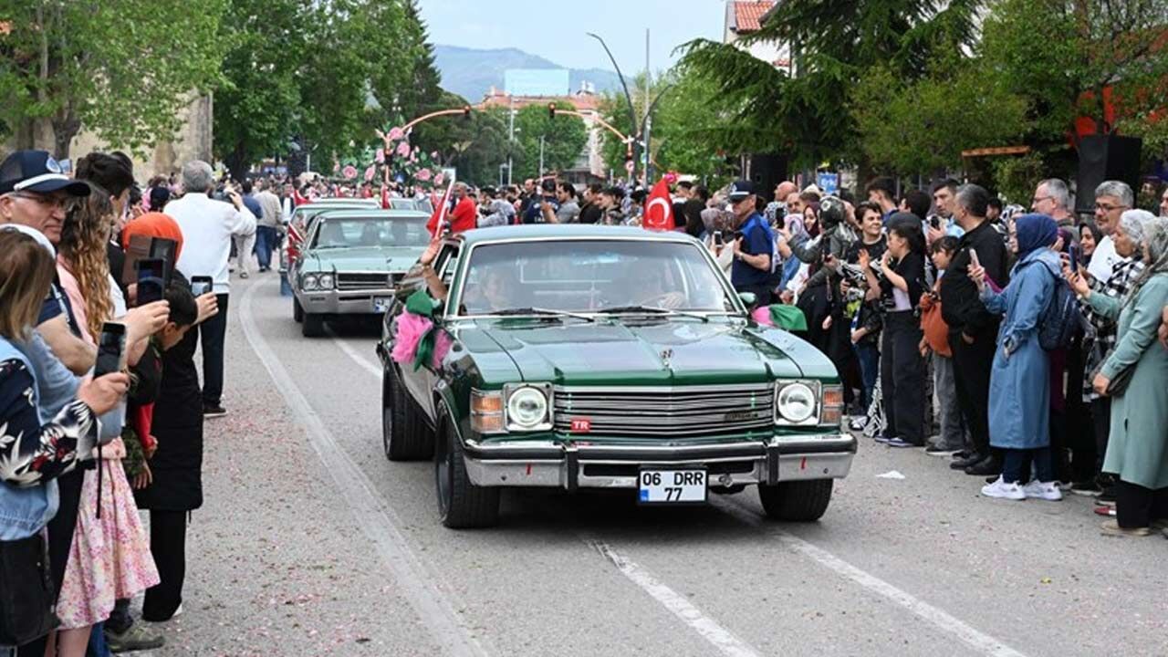 Isparta Gul Festivali Korteji