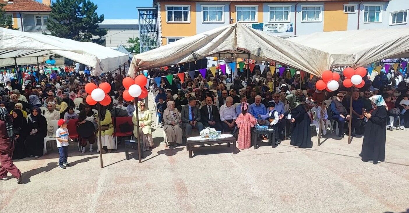 Isparta’da Çocuk Şenliği Coşkusu