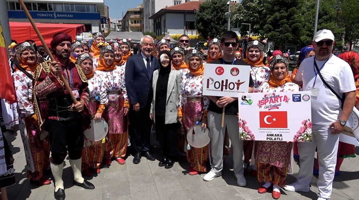 Isparta’da Uluslararası Gül Festivali Başladı 3