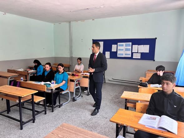 Kaymakam Açıkgöz'den Lgs Öncesi Öğrencilere Moral Ziyareti (1)