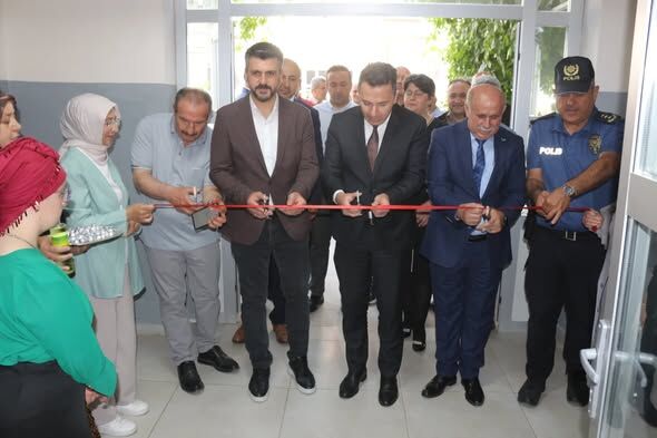 Şarkikaraağaç'ta Halk Eğitim Merkezi Yıl Sonu Sergisi Açıldı
