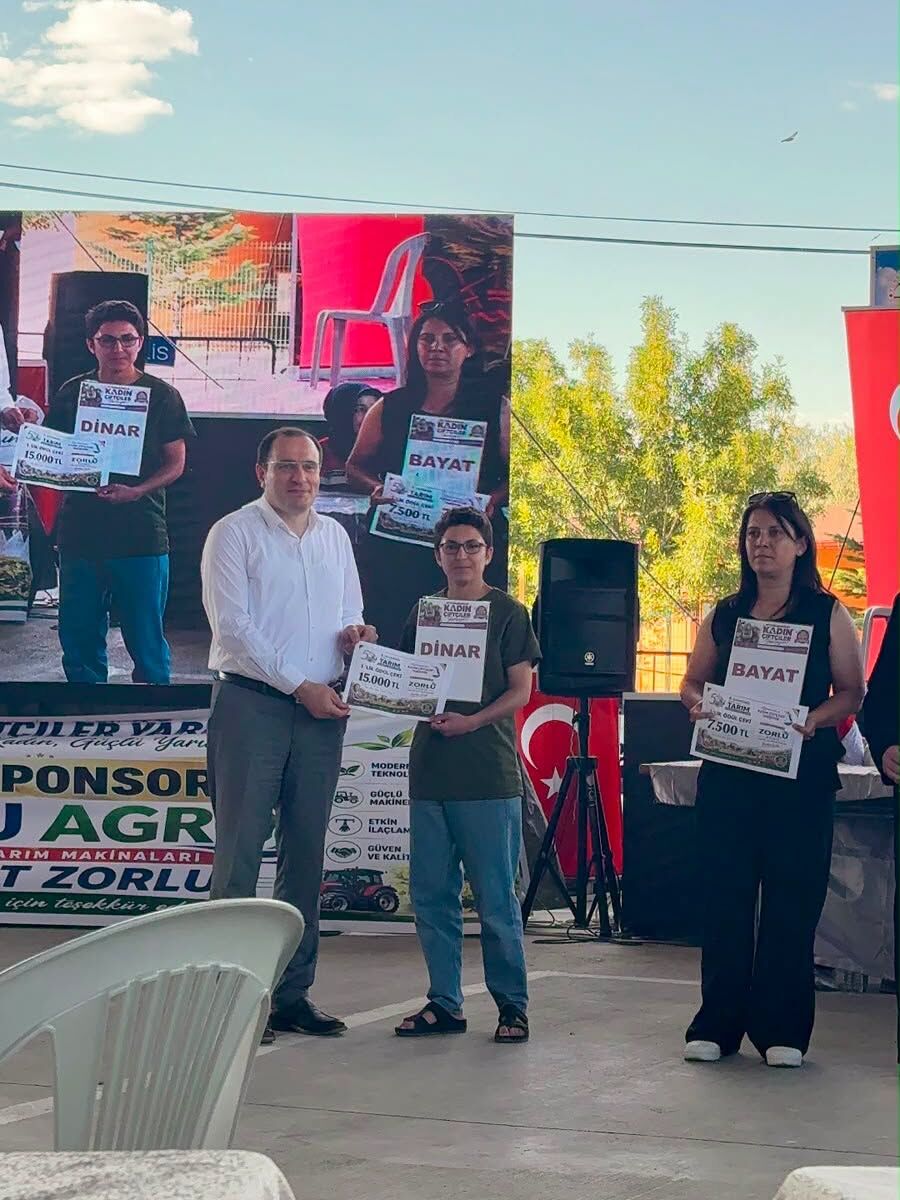 Sevgi Demiröz Kadın Çiftçiler Yarışmasında Birinciliği Aldı (1)