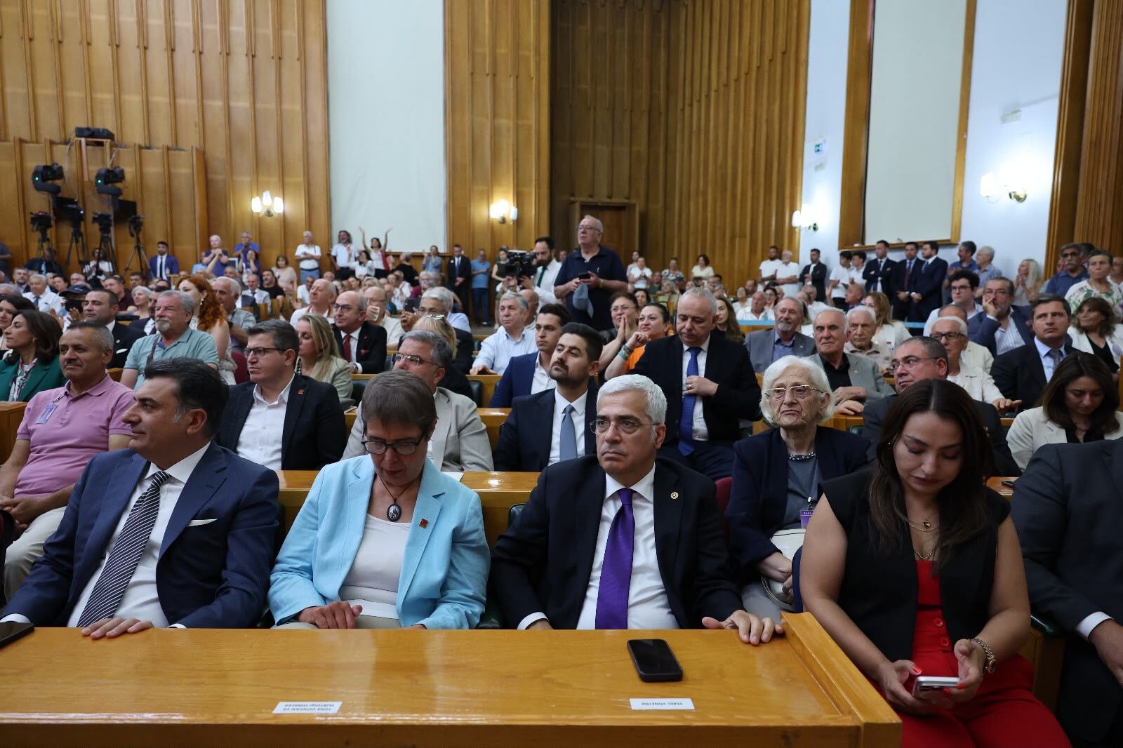 CHP Isparta Heyeti Özgür Özel’i Ziyaret Etti 4