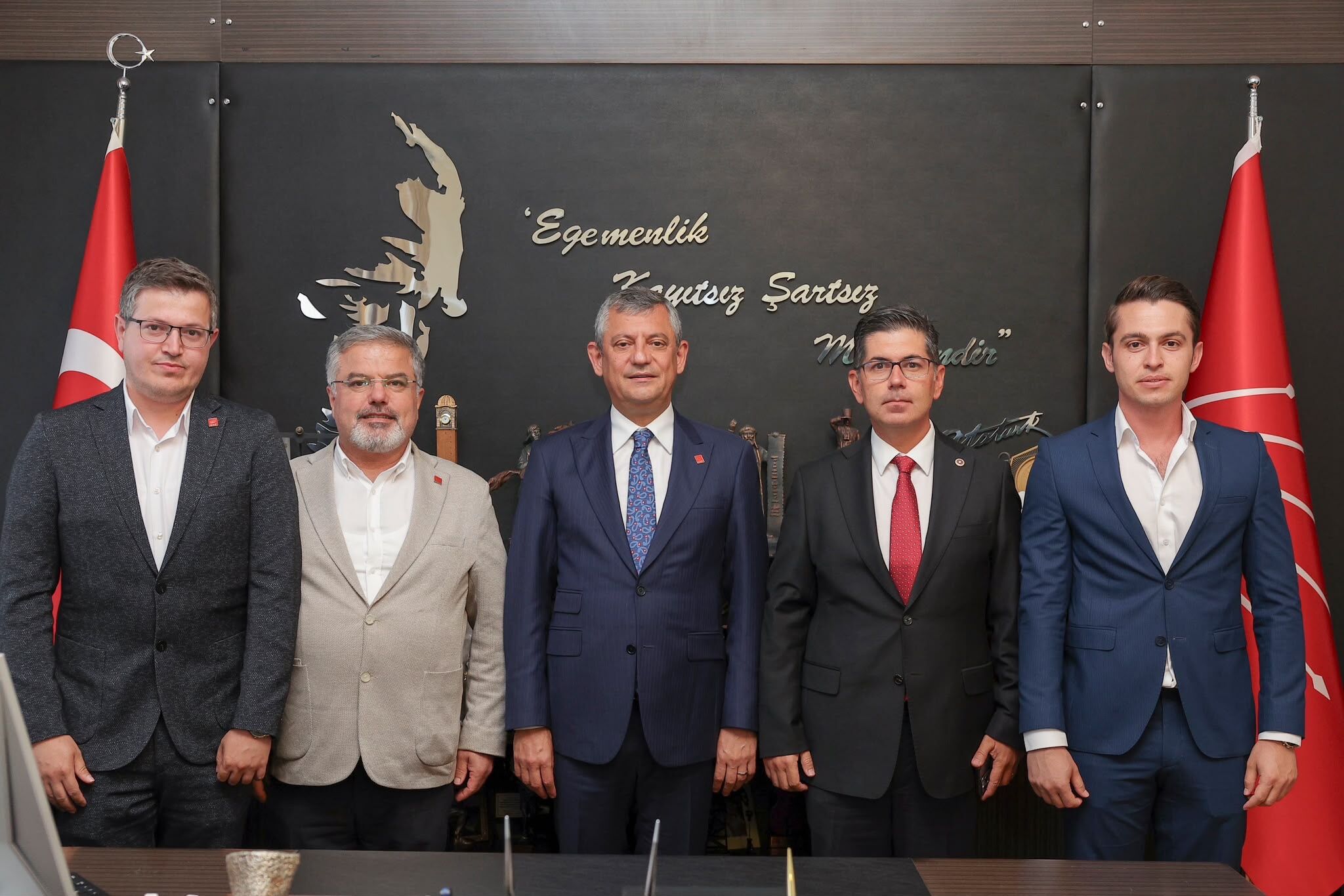 CHP Isparta Heyeti Özgür Özel’i Ziyaret Etti 3