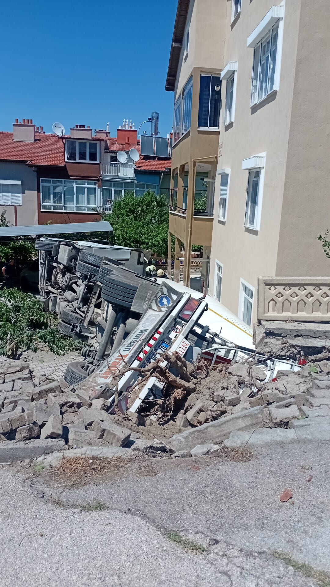 Batıkent Mahallesi'nde Tir Kazası 1