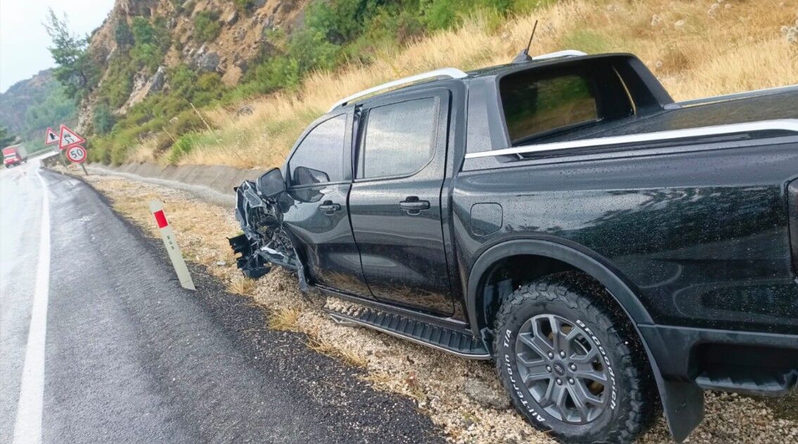 Dereboğazı Yolu'nda Korkutan Çarpışma! 4 Kişi Yaralandı 1