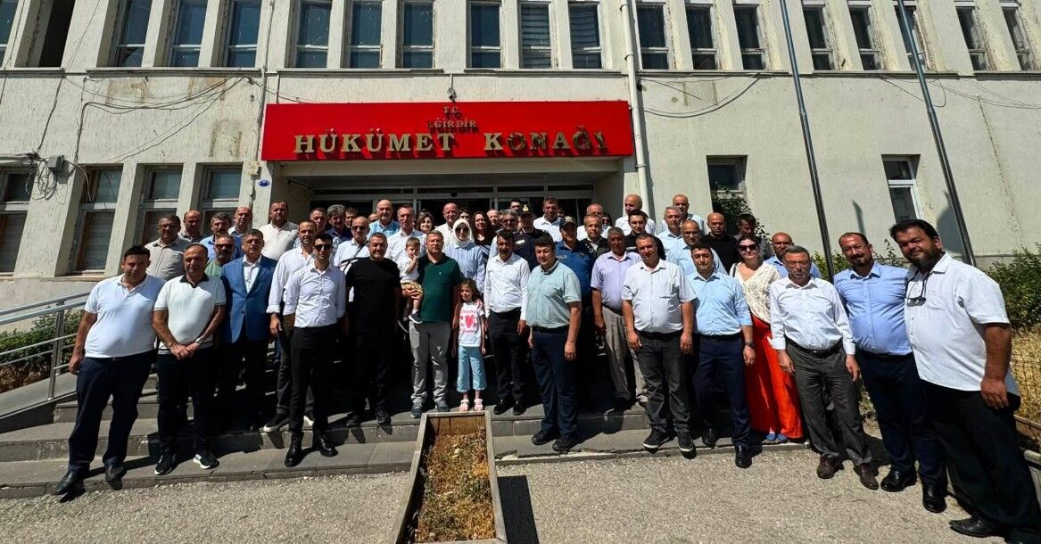 Eğirdir Kaymakamı Ömer Çimşit'e Duygusal Veda 1