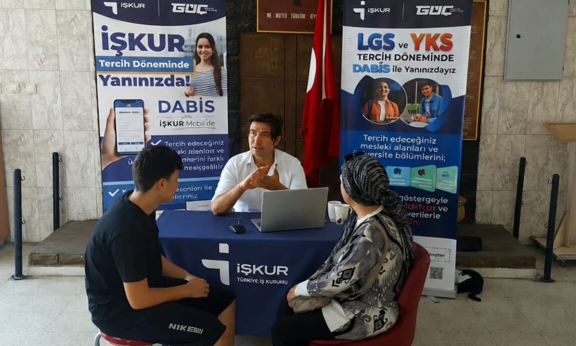 İşkur Antalya, Dabi̇s Ile Tercih Yapacak Öğrencilere Destek Veriyor 2