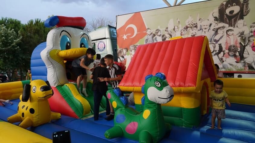 Isparta'da Mahallelerde Yaz Akşamı Çocuk Sineması Etkinlikleri Sürüyor (4)