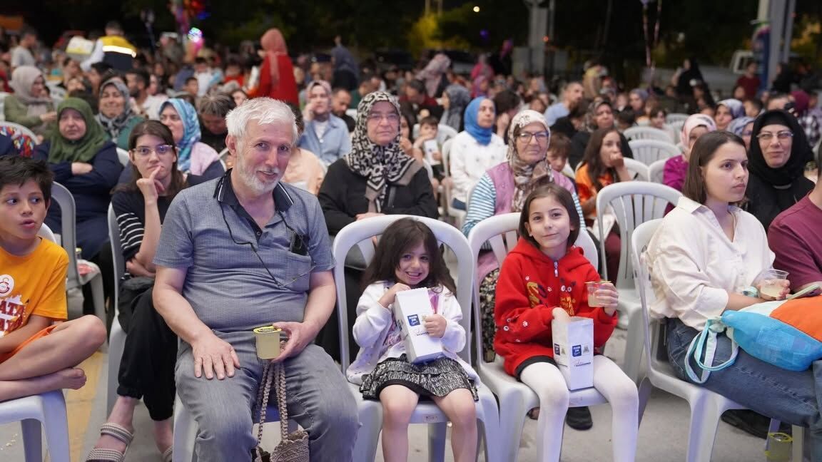 Isparta'da Mahallelerde Yaz Akşamı Çocuk Sineması Etkinlikleri Sürüyor (7)
