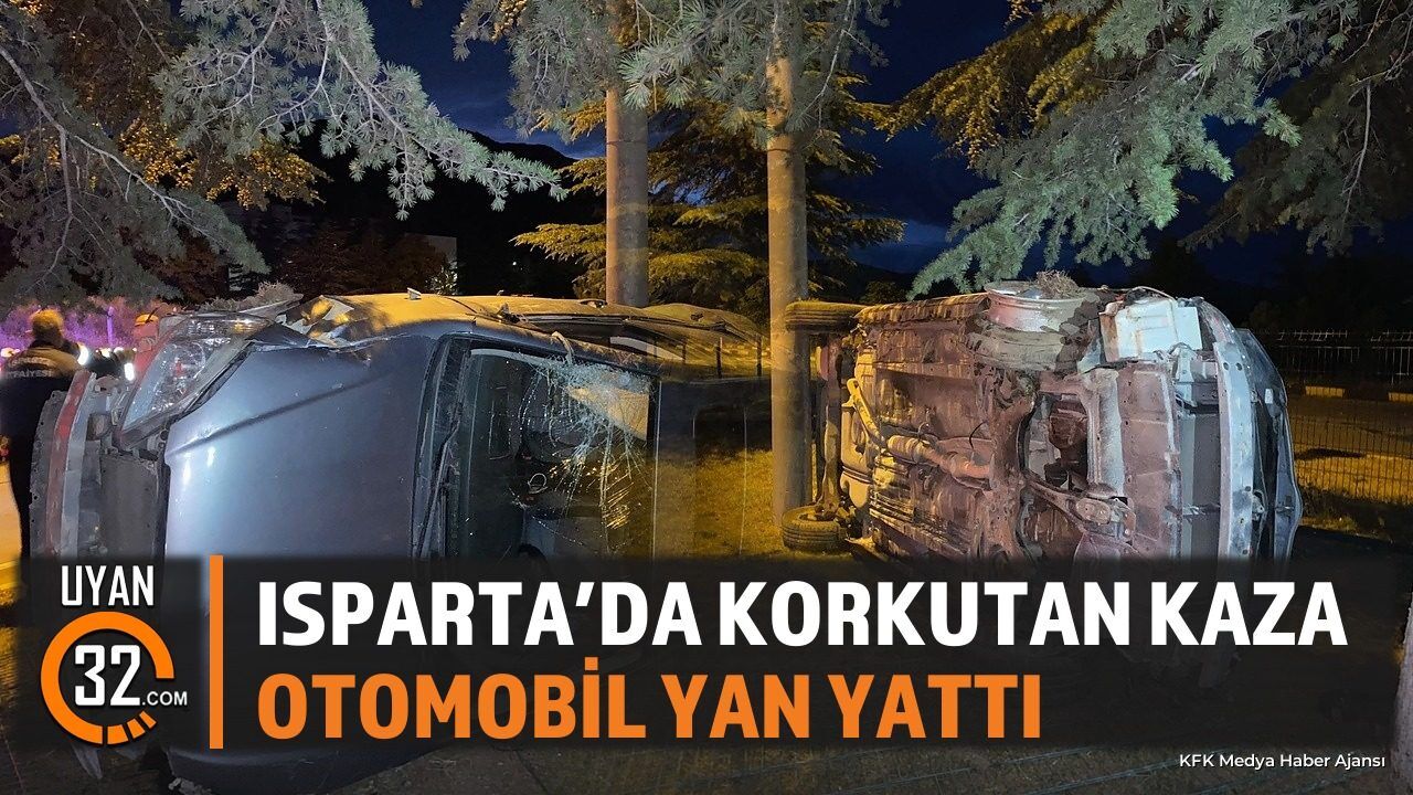 Isparta'da Üniversite Kavşağı'nda Otomobil Kazası