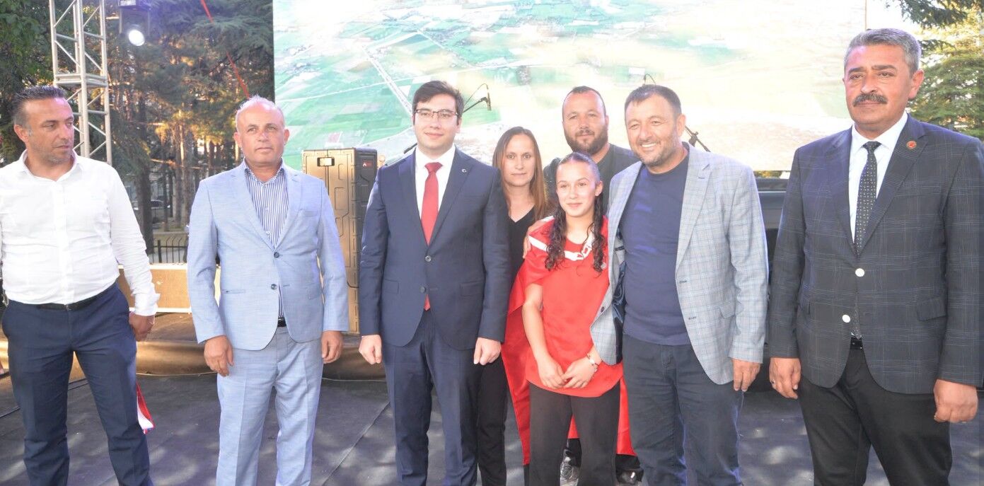 Şarkikaraağaç'ın Gururu Asel Şenel'e Büyük Onur 1