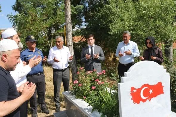 Şarkikaraağaç'ta Şehit Kabri Ve Ailesine Vefa Ziyareti (1)