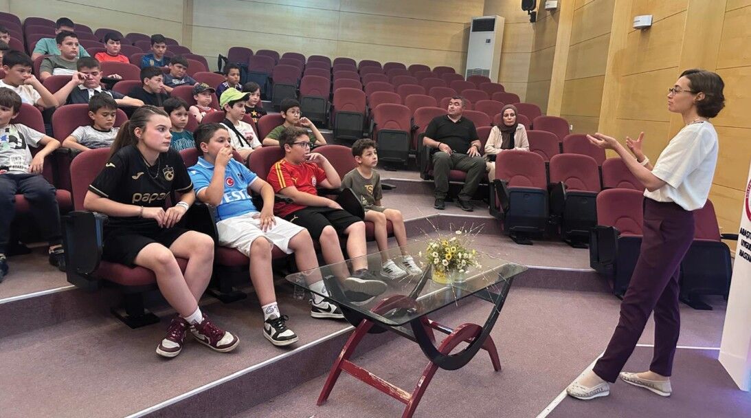 Sdü'den Çocuklara Hem Spor Hem Sağlık Desteği 1