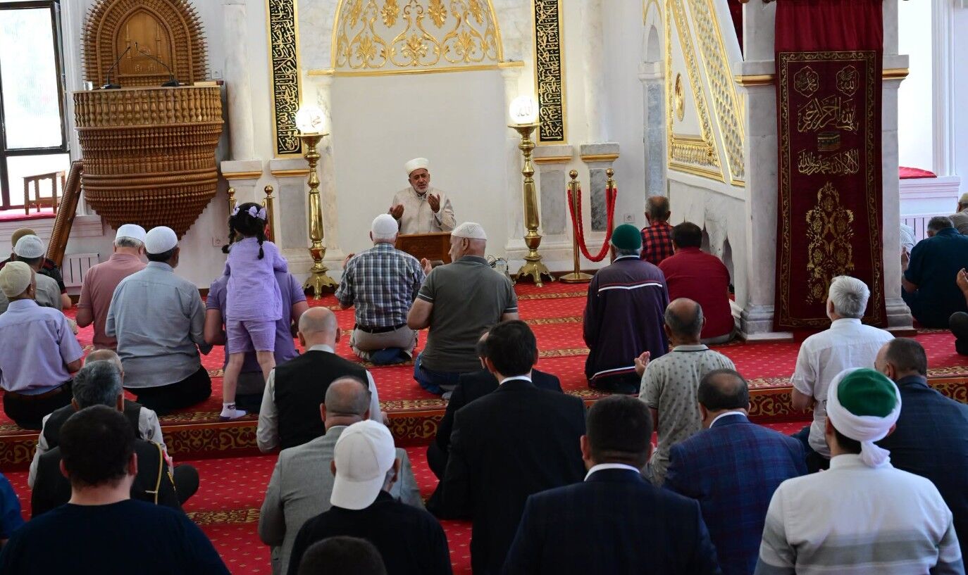 Tarihi Ulu Cami'de Şehitler İçin Dualar Yükseldi 1