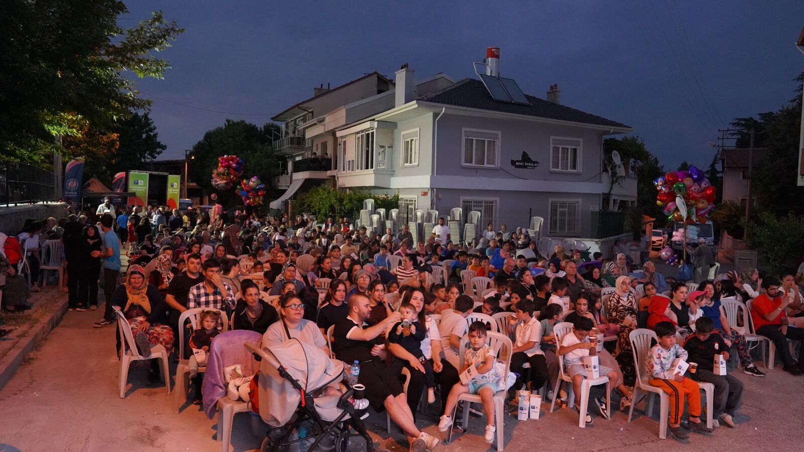 Yaz Aksami Sinemasi Baglar Mahallesi (2)