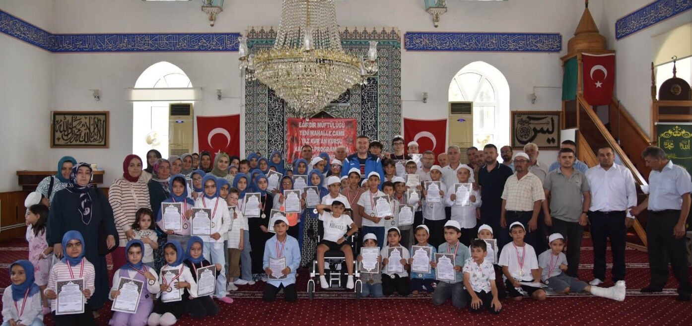Eğirdir’de Yaz Kur’an Kursları Coşkuyla Tamamlandı
