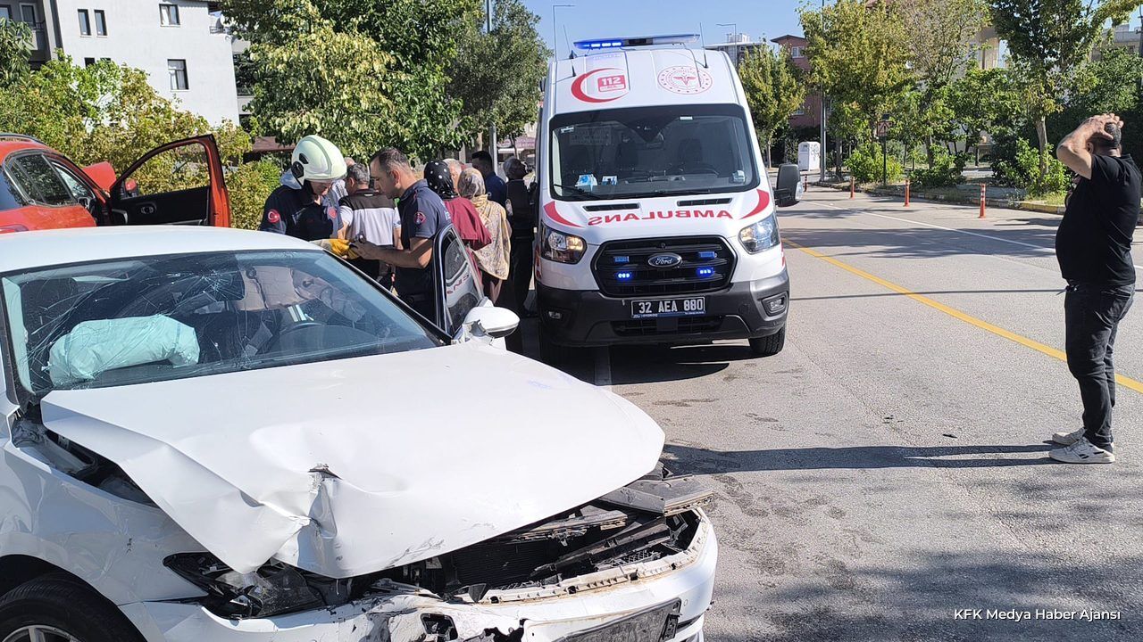 Isparta Da Iki Otomobil Carpis 3