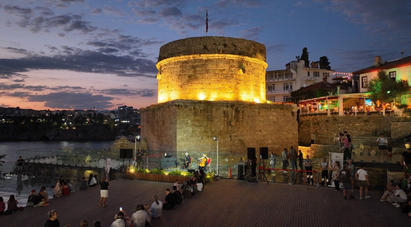 Antalya Hıdırlık Kulesi 4
